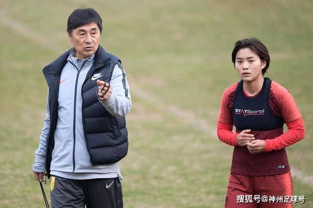 热刺祝贺哈里·凯恩获得2026年金球奖